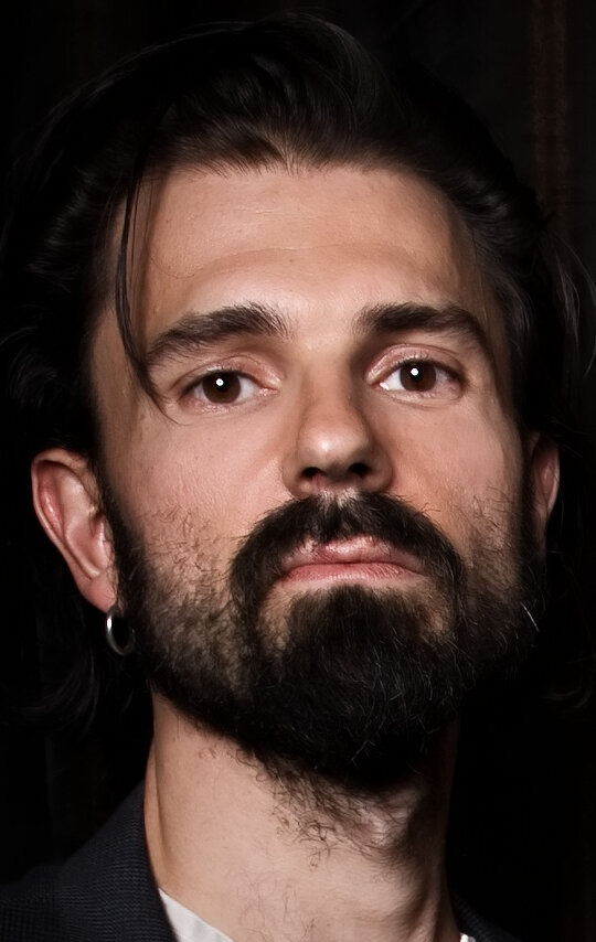 фото Нэйтан Ларсон