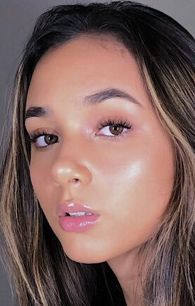 фото Миа Шэнкс