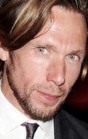 фото Магнус Файнс