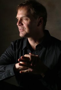 фото Пол Интсон