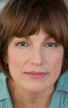 фото Миа Гович