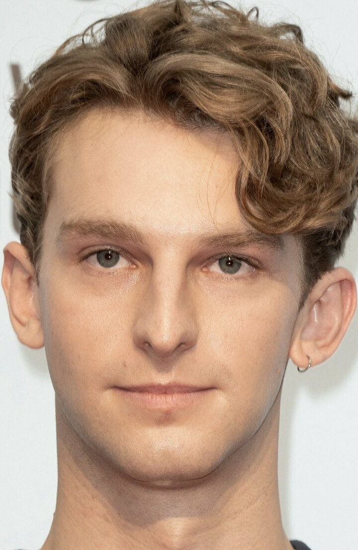 фото Louis Cunningham