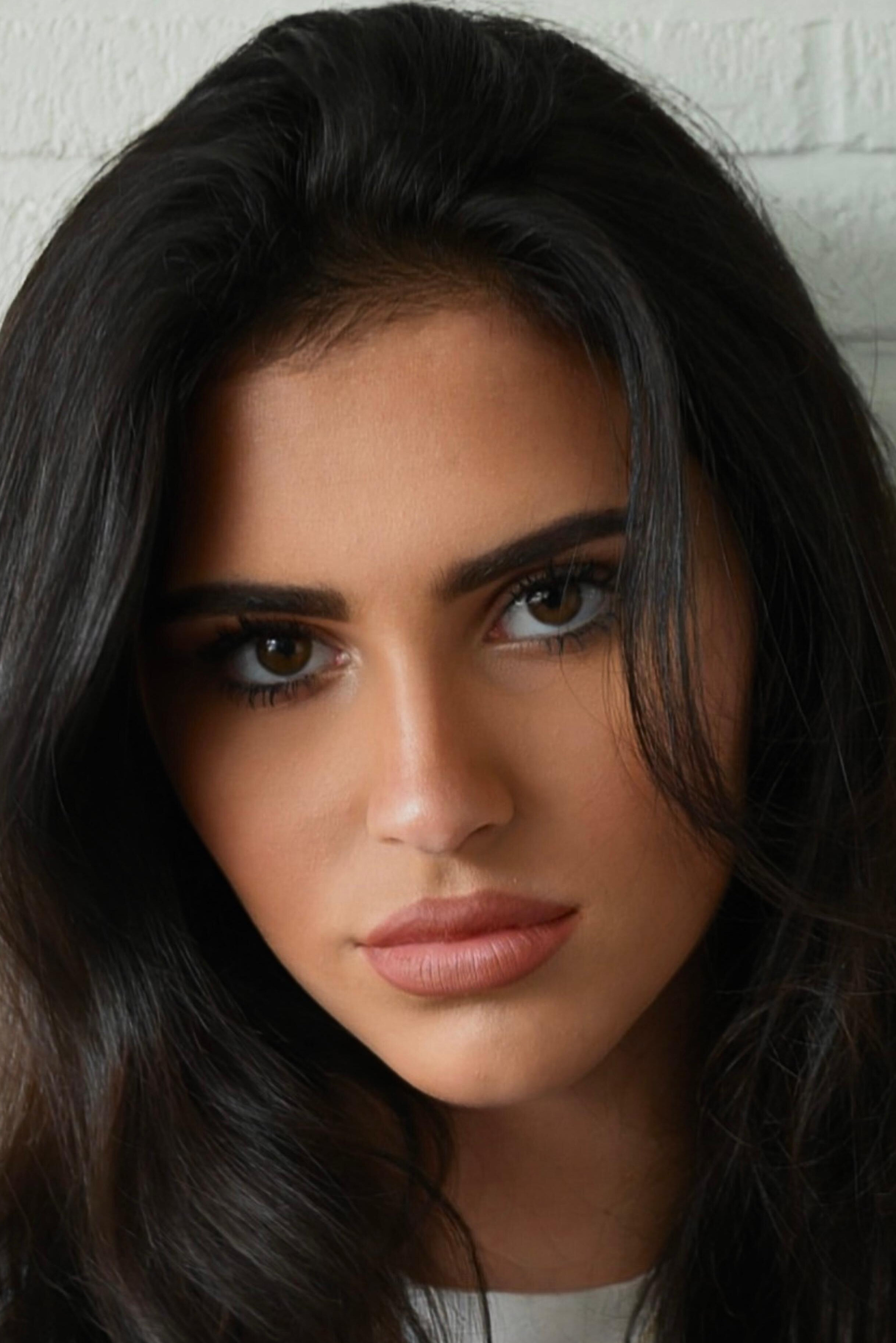 фото Annie Bezikian