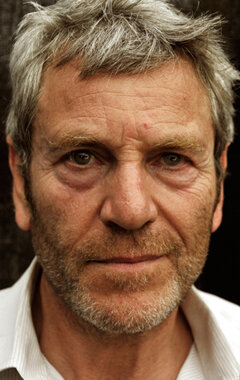 фото Чеки Карио