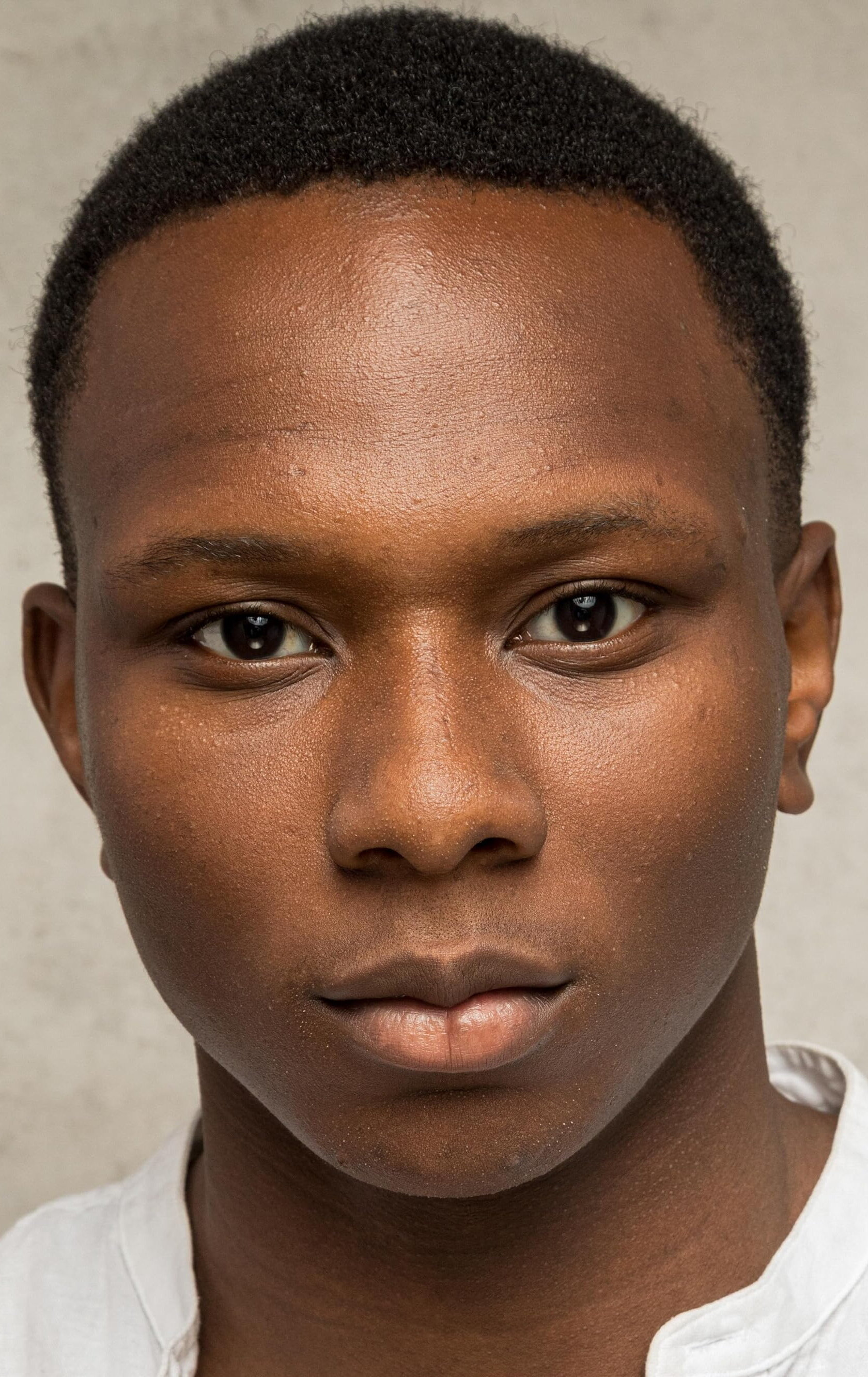 фото Айомиде Адегун