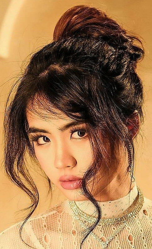 фото Ази Акоста