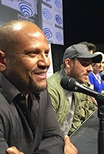 фото Джеймс Такер