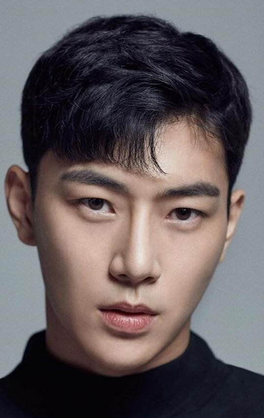 фото Мун Джи-ён