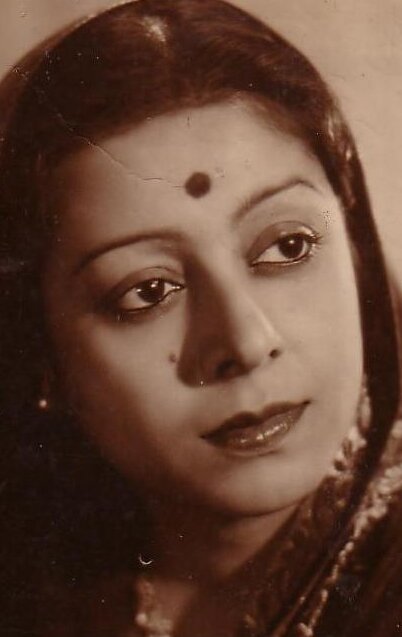 фото Кэнан Деви