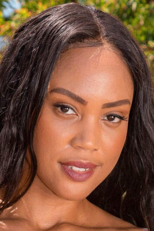 фото August Skye