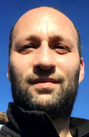 фото Сари Хури