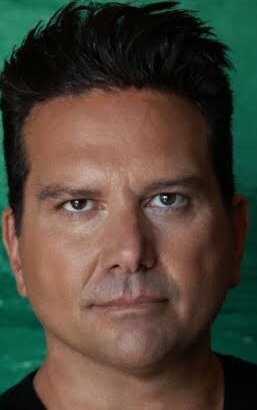 фото Адам Шредер