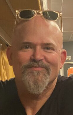 фото Аарон Осборн