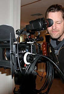 фото Логан Томас