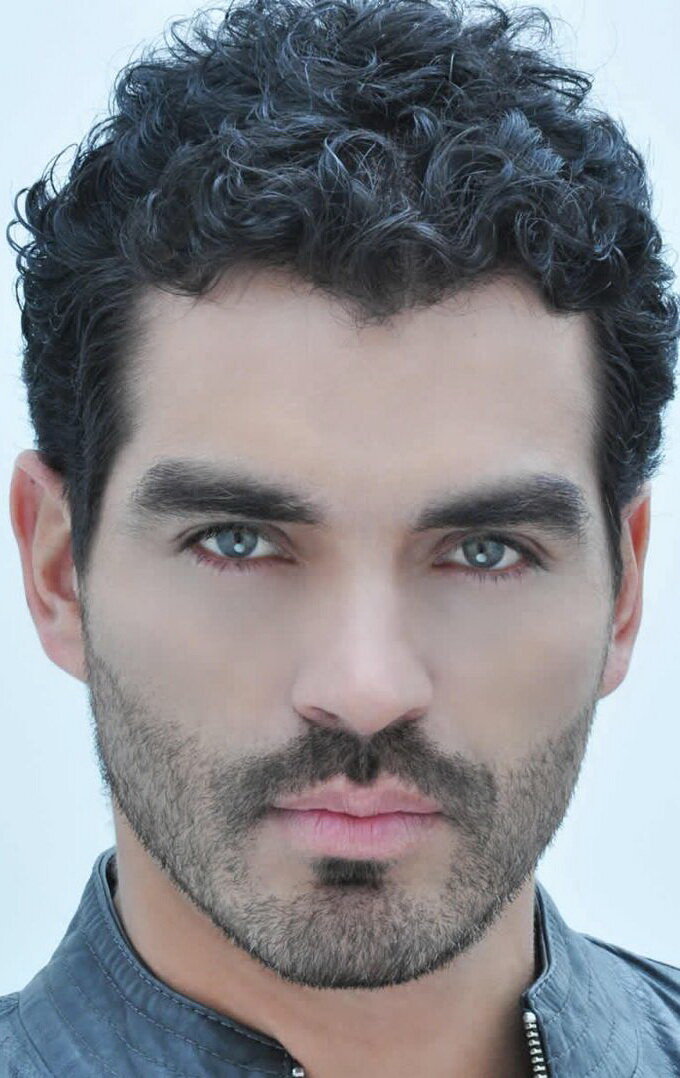 фото Тиберио Крус