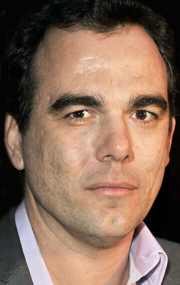 фото Дэннис Илиадис