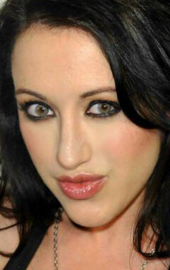 фото Деванни Пинн