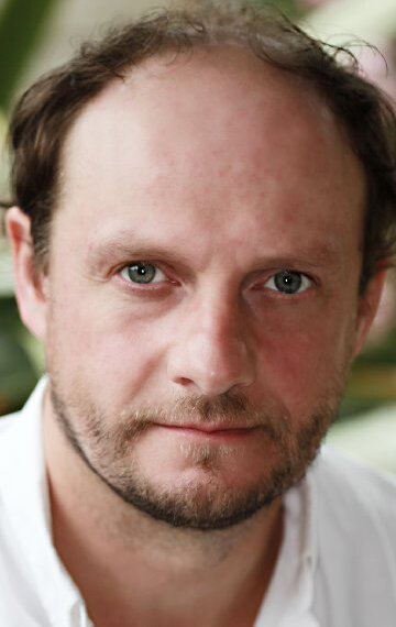 фото Николас Асбари