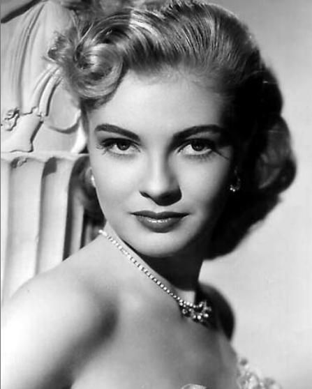 фото Лори Нельсон