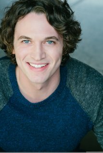 фото Коннор Бонд