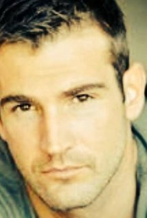 фото Клэйтон Адамс