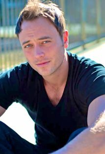 фото Патрик Скотт Льюис