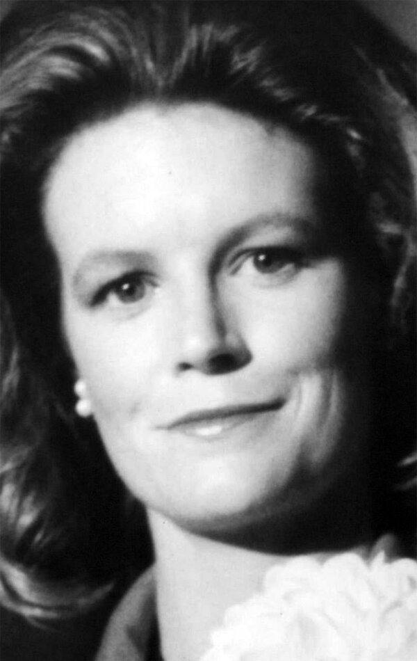 фото Энни Макэнро