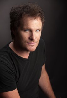 фото Sean Tweedley