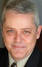 фото Саймон Джеймс