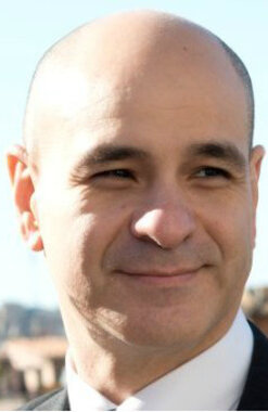 фото Луис Угас