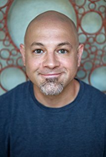 фото Джош Мартин