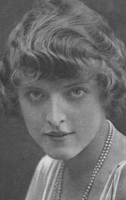 фото Констанс Ворф