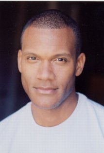 фото Глен Дуглас