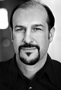 фото Мэттью Дилан Робертс