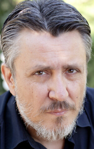 фото Джюнейт Узунлар