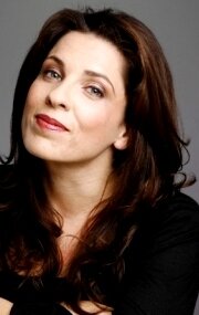 фото Эйприл Стюарт