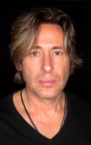 фото Уоррен Сулатики