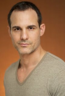 фото Пол Крисикос