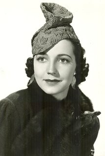 фото Мона Барри