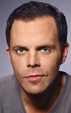 фото Алекс Манетт