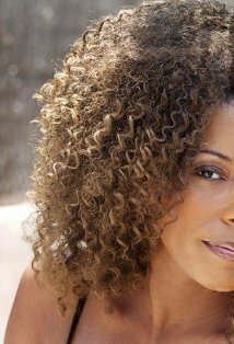 фото Йонда Дэвис