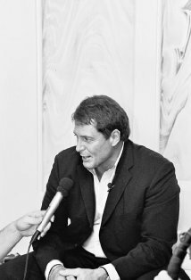 фото Том Доути