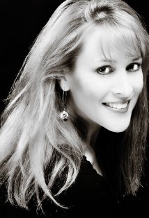 фото Конни Ламот