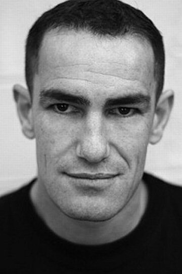 фото Арон Иствуд