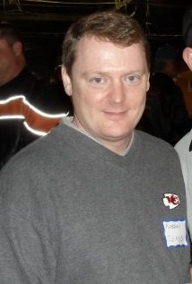 фото Расселл Джонс