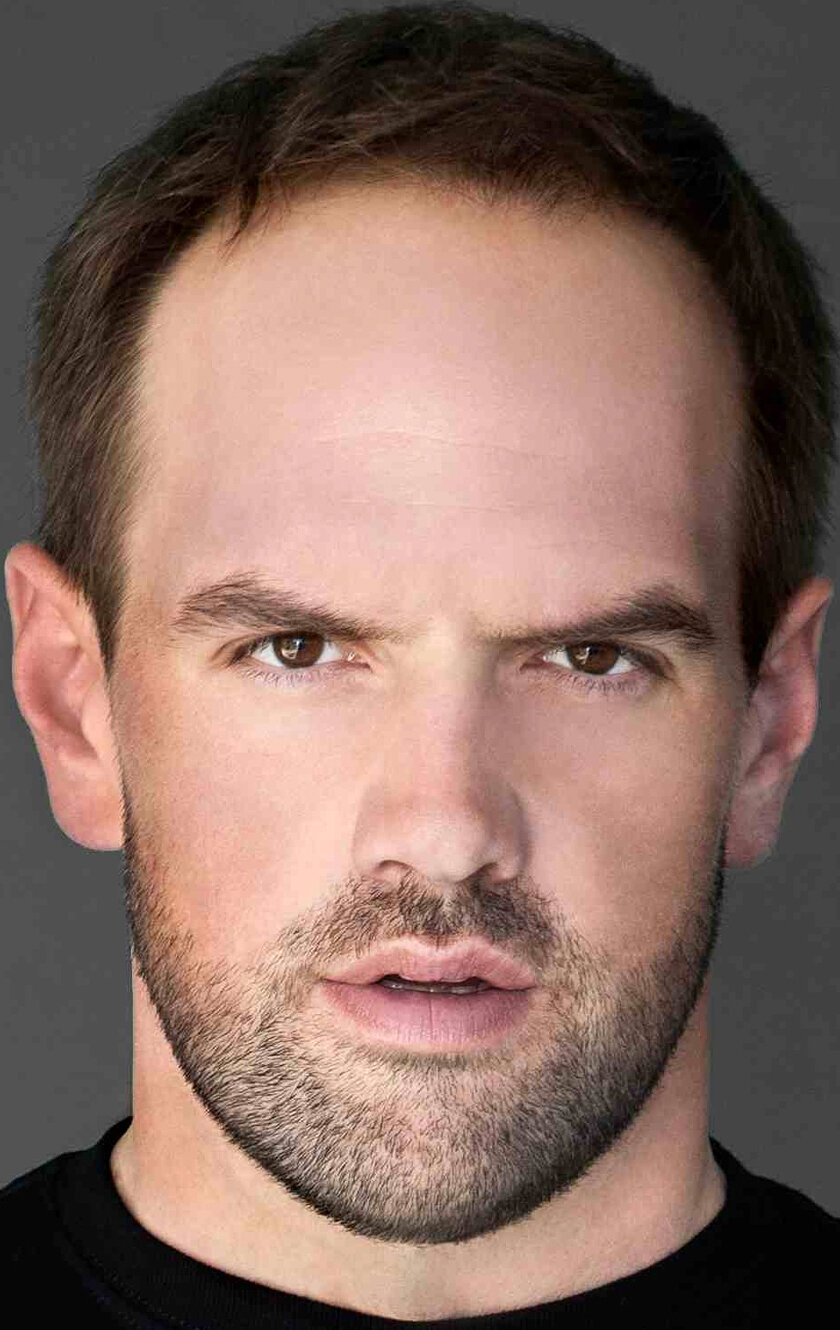 фото Итан Сапли