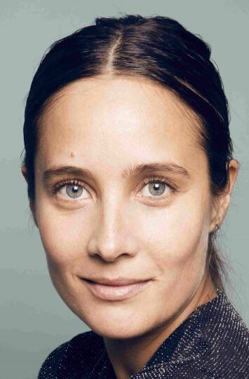 фото Жюли Де Бона