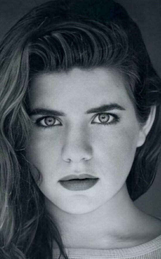 фото Скай Бассетт