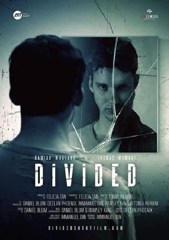 Постер Divided