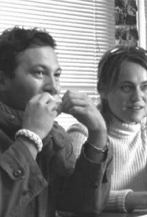 Постер Никто не должен узнать